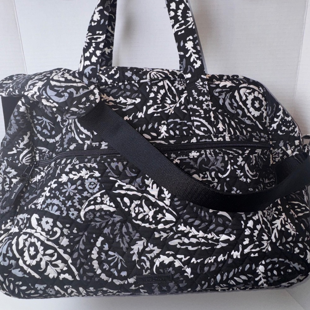 Vera Bradley Duffel Bag Women Large Black White Paisley Quilted Travel Weekender